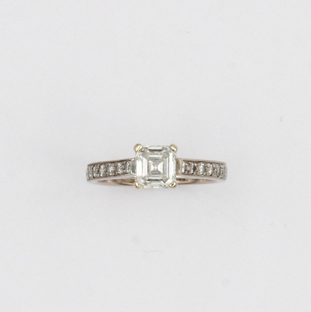 Bague diamant taille émeraude