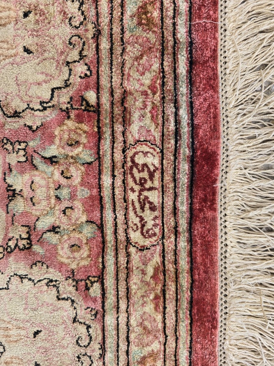  Tapis Ghoum En Soie d'époque Shah, Iran, Vers 1970-photo-3