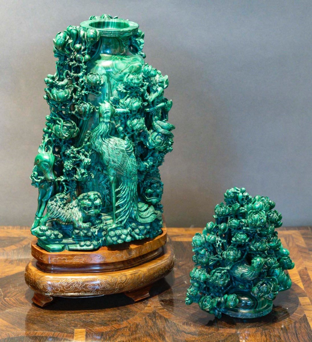 Important Covered Vase In Carved Malachite With Decoration Of Cranes And Deer Amongst Pine Branches-photo-3