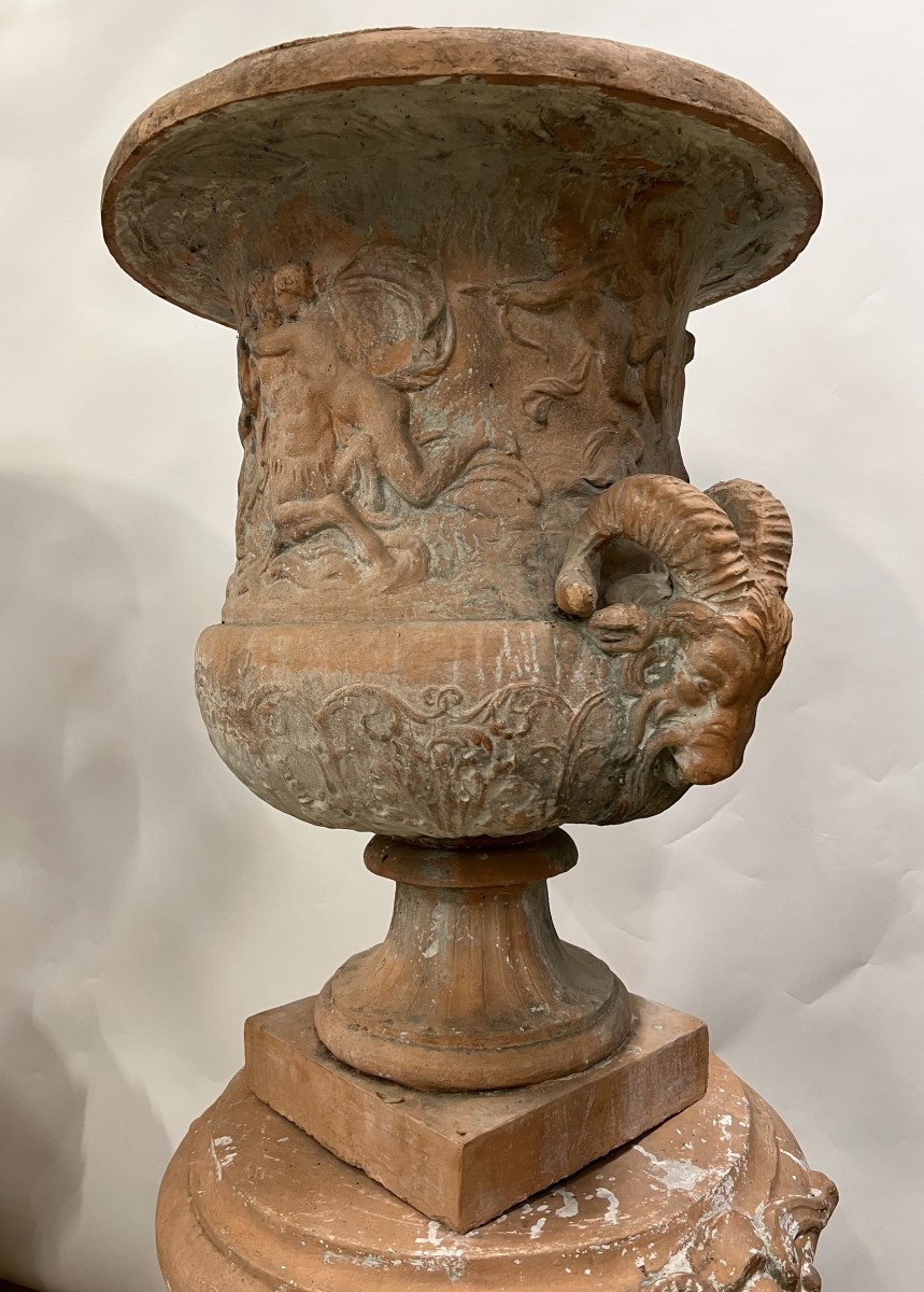 Monumental Pair Of Medicis Vases On Columns, In Terracotta France, Circa 1950-photo-4