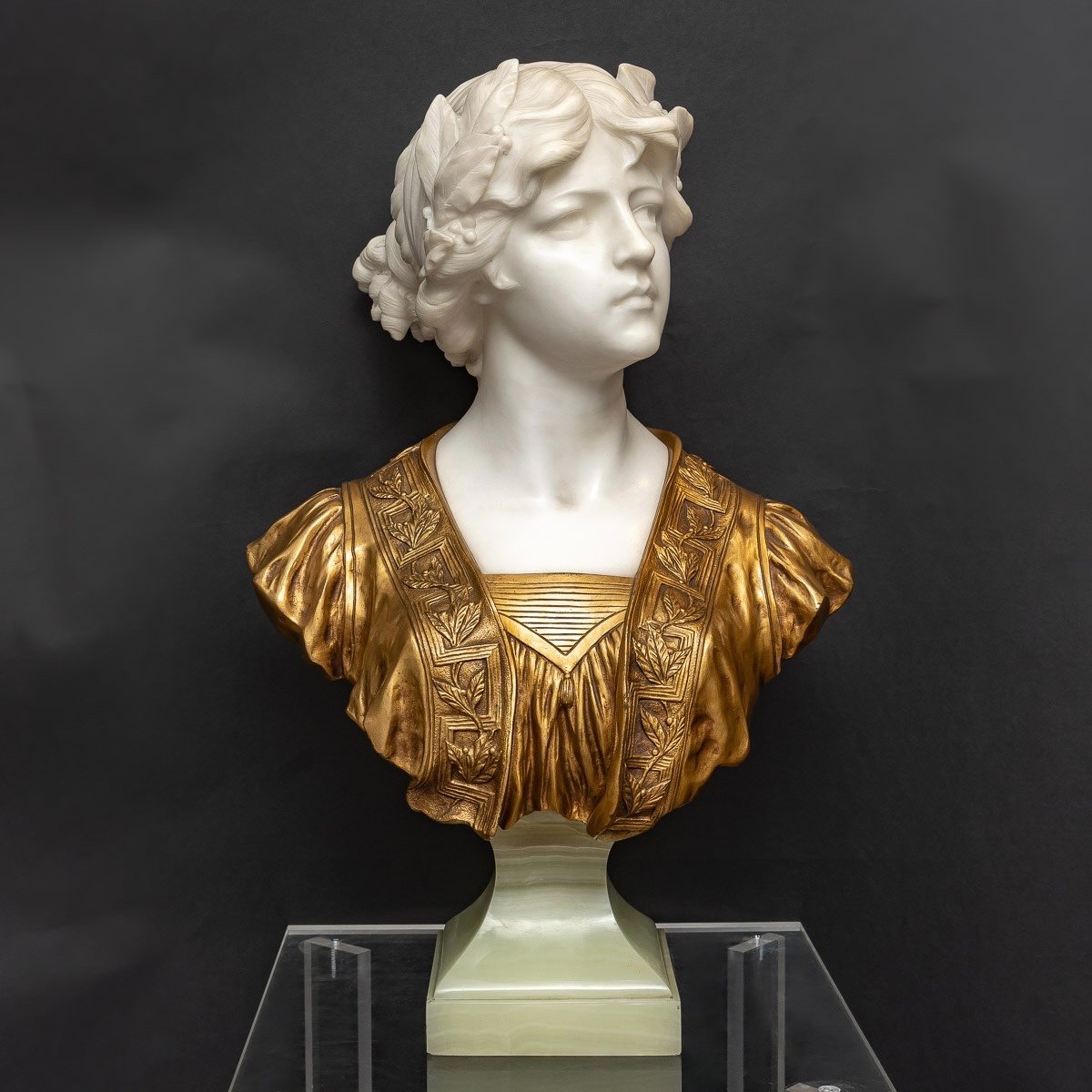 Sculpture - Bust "young Woman With Laurel Crown" , Gustave Van Vaerenbergh (1873-1927)