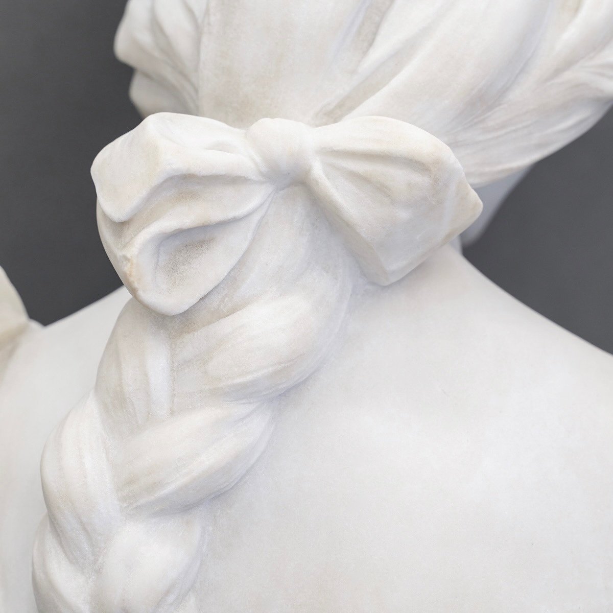 Sculpture - Young Girl With Daisies , Louis - Antoine Gironiella (1871-1941) - Marble-photo-4