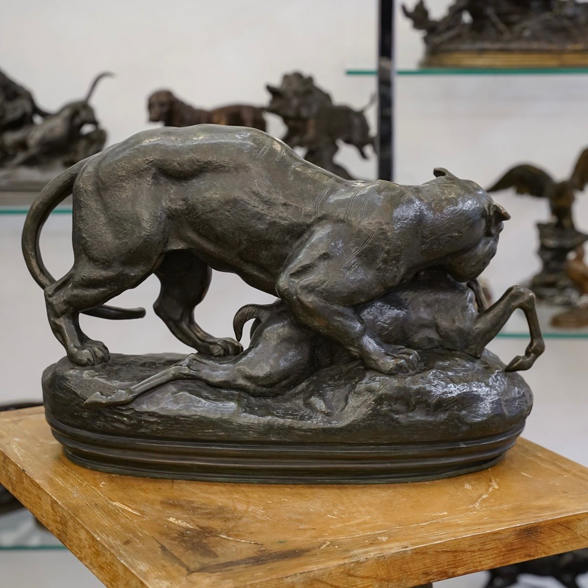 Bronze Group " Tiger Surprising An Antelope " , Antoine - Louis Barye (1795 - 1875) -photo-1