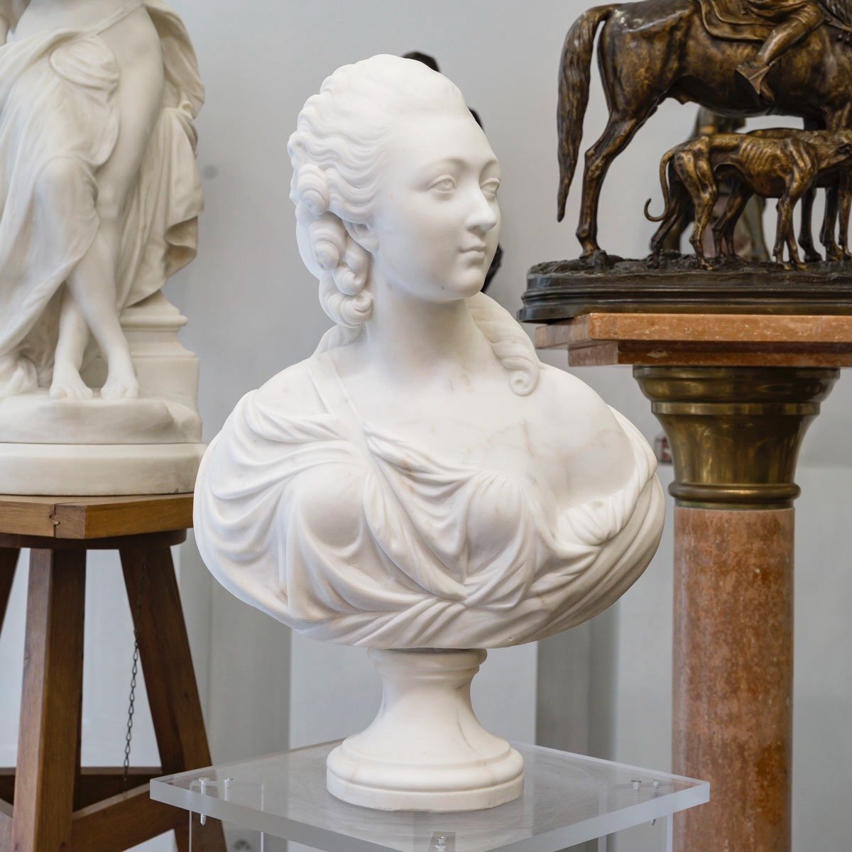 Sculpture - Buste " Madame du Barry ", Jean-Antoine Houdon (1741-1828) - Marbre