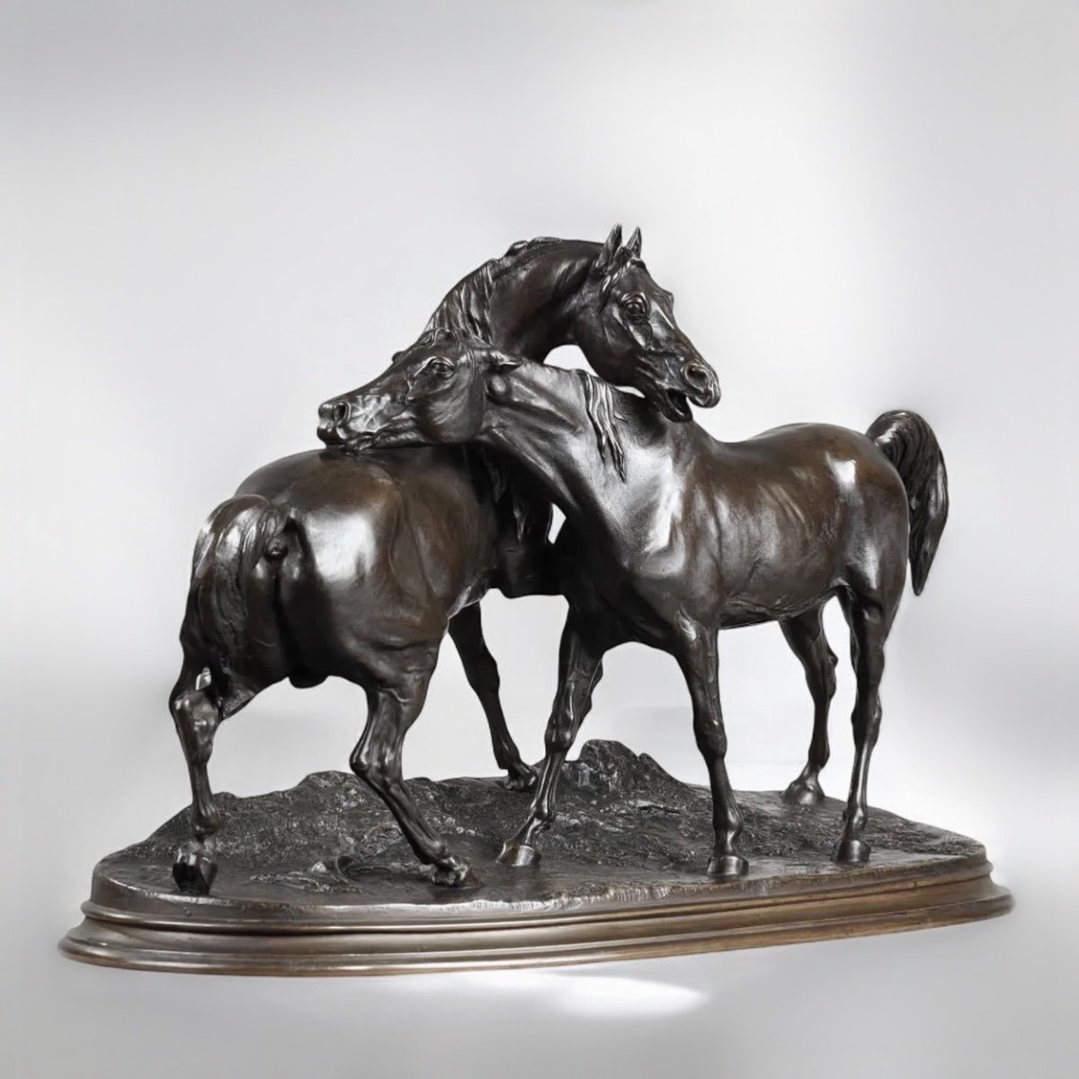 Sculpture - Groupe De Chevaux Arabes "Accolade" , Pierre-Jules Mêne (1810-1879) ​​​​​​​- Bronze