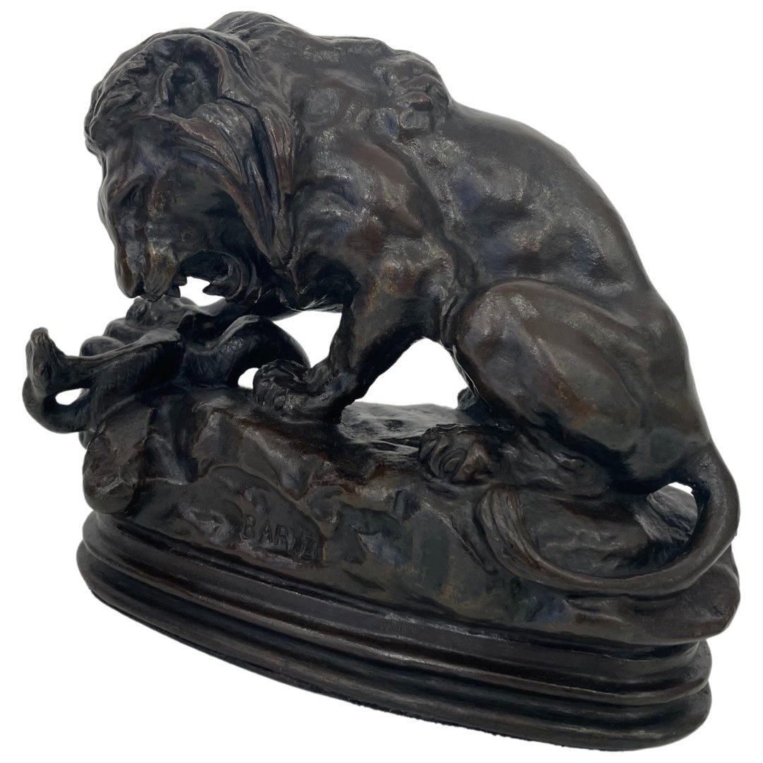 Sculpture - Lion With Snake N° 2 , Antoine - Louis Barye (1795 - 1875) - Bronze-photo-3