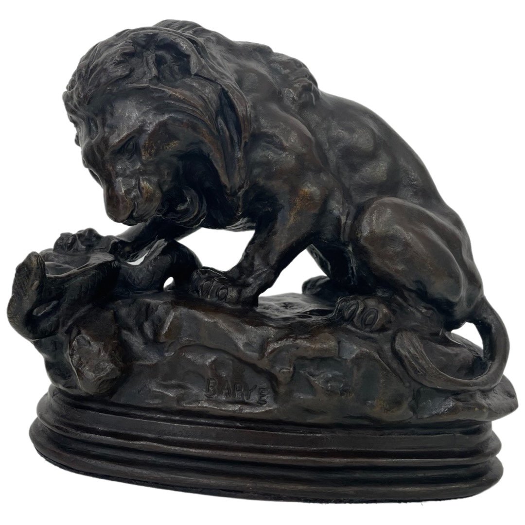 Sculpture - Lion With Snake N° 2 , Antoine - Louis Barye (1795 - 1875) - Bronze-photo-2