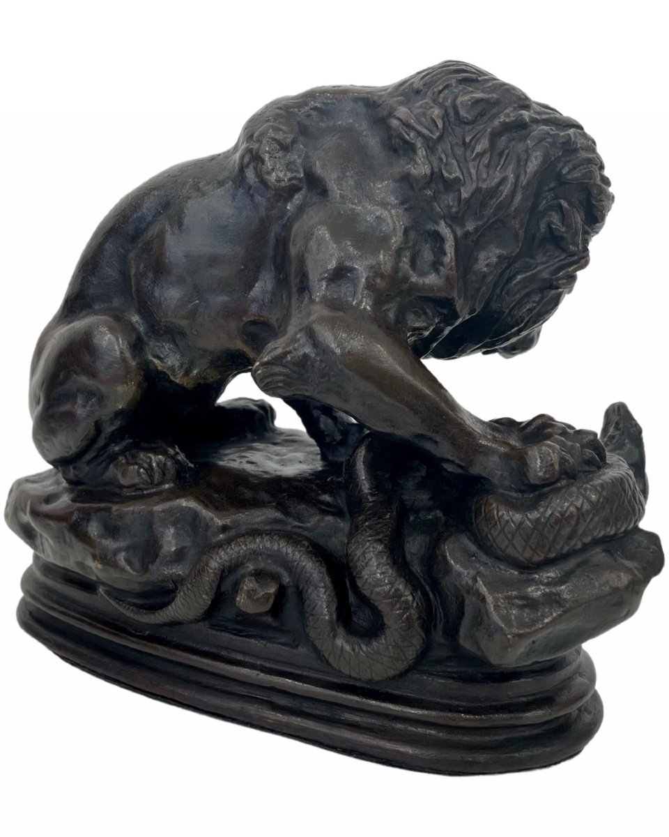 Sculpture - Lion With Snake N° 2 , Antoine - Louis Barye (1795 - 1875) - Bronze-photo-4