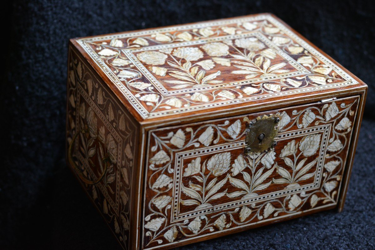 Small Indo-portuguese Cabinet 17th Century