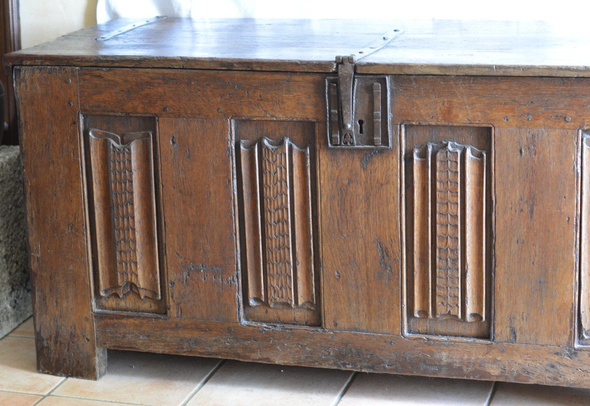 Gothic Chest With Napkin Folds 15th Century-photo-2