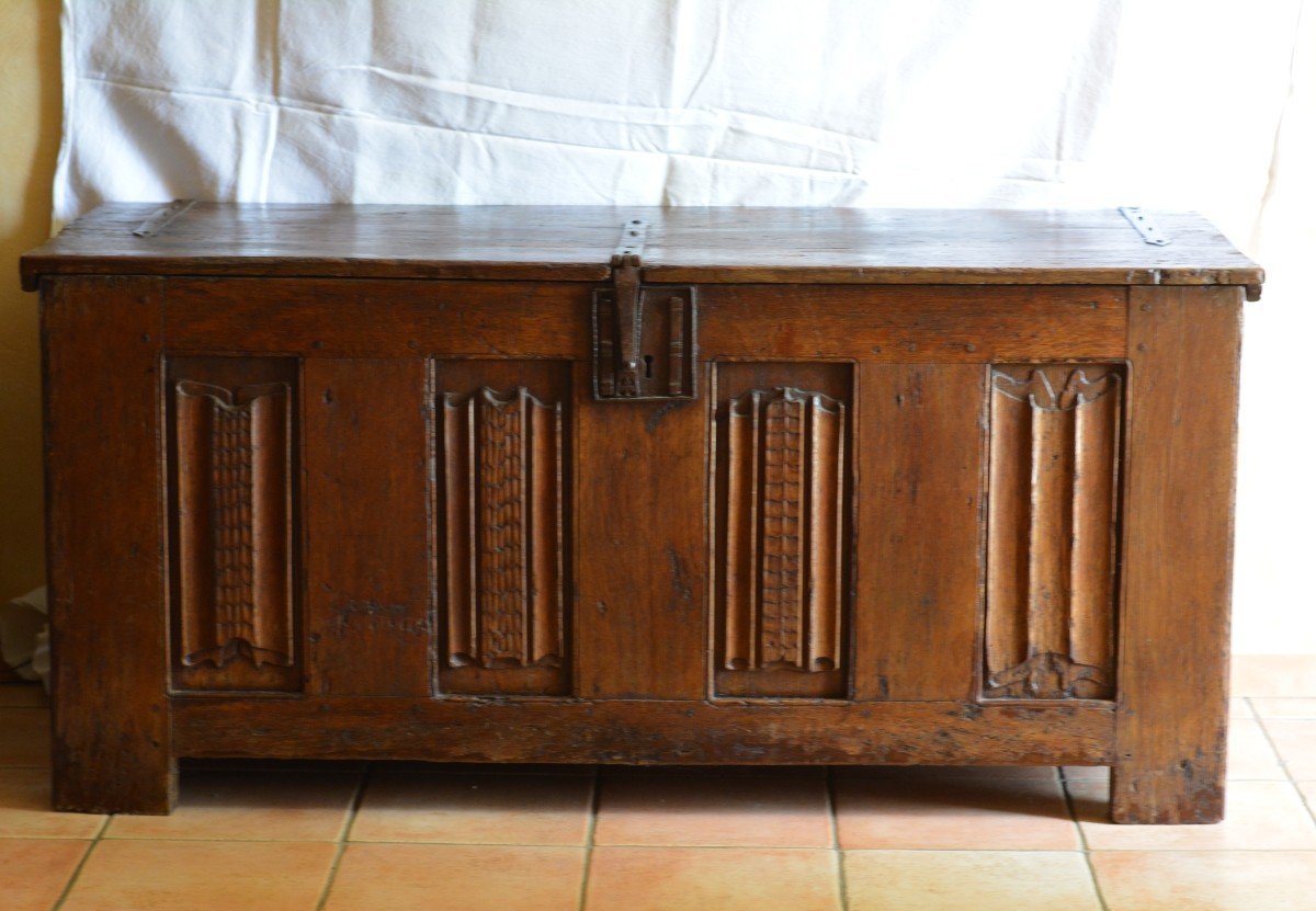 Gothic Chest With Napkin Folds 15th Century