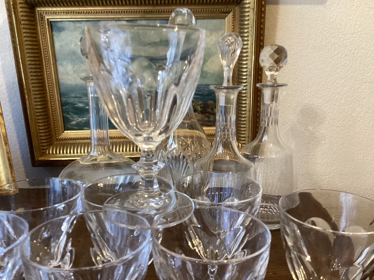 Set Of 8 Crystal Glasses Similar To Harcourt Glasses But With A Slight Difference -photo-1