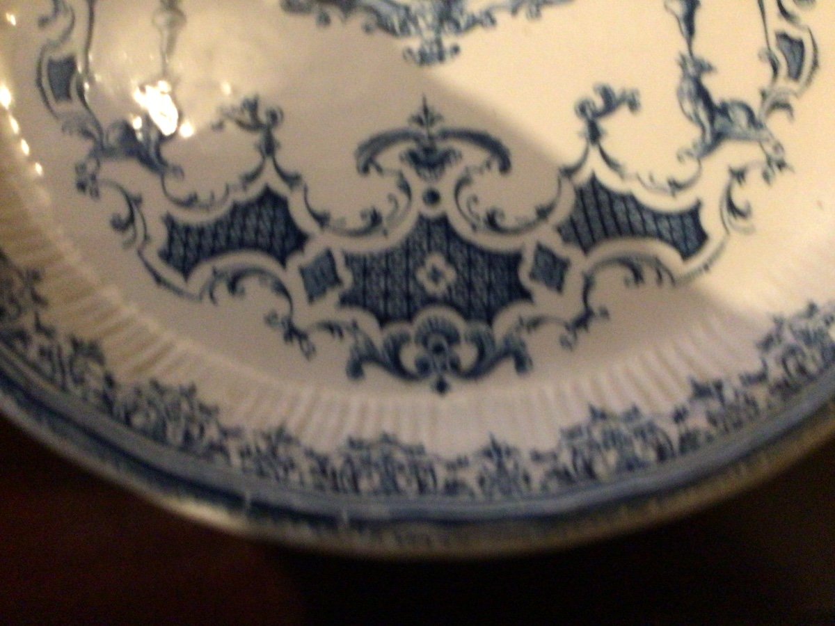  Round Moustiersearthenwaredish With Blue Camaïeu Decor In The Berain Style, Early 18th Century-photo-1