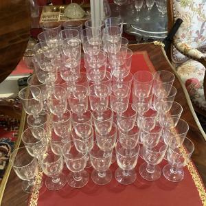 Cristal suite 50 verres anciens non signés