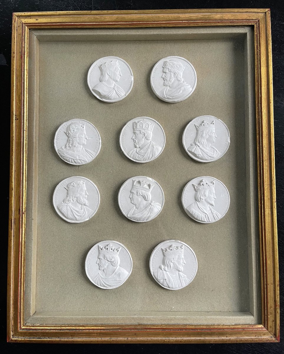 "numismatic Gallery Of The Kings Of France"   77 Plaster Medals In Eight Frames. -photo-1