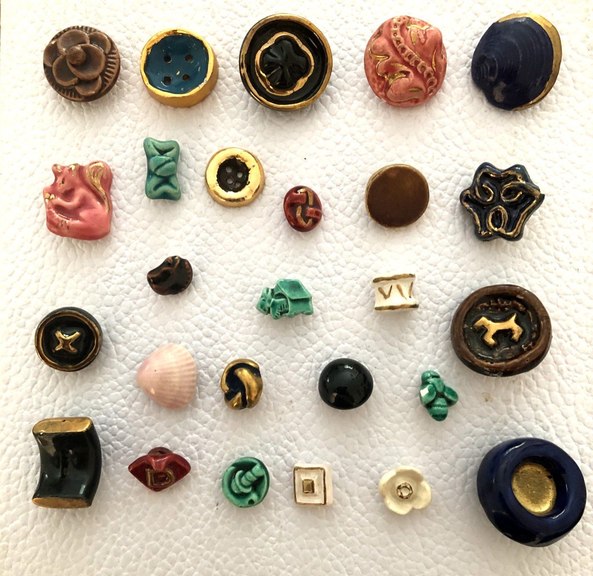 26 Glazed Ceramic Buttons