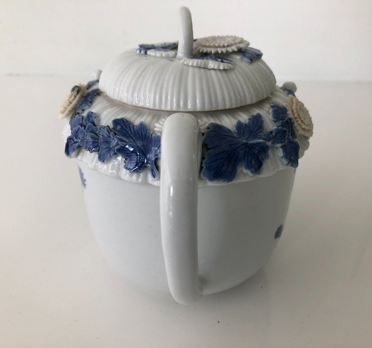 Porcelain Teapot Chrysanthemum Flower By Kika Hirado Mikawachi 19th Century Asia Japan-photo-1