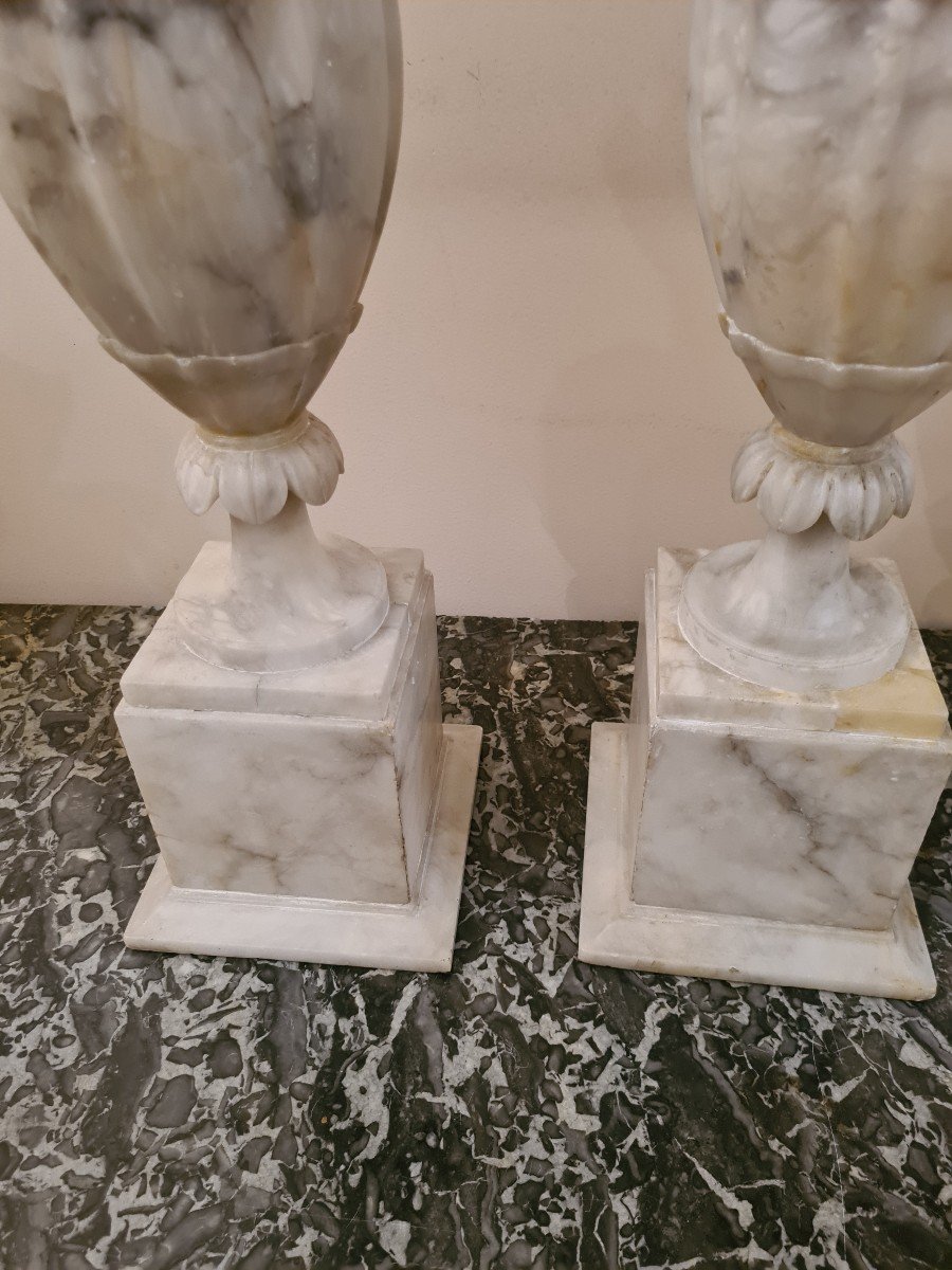 Paire De Vases En Forme D’aiguière En Albâtre à Décors De Godrons Et Volutes, Fin XIXème -photo-3