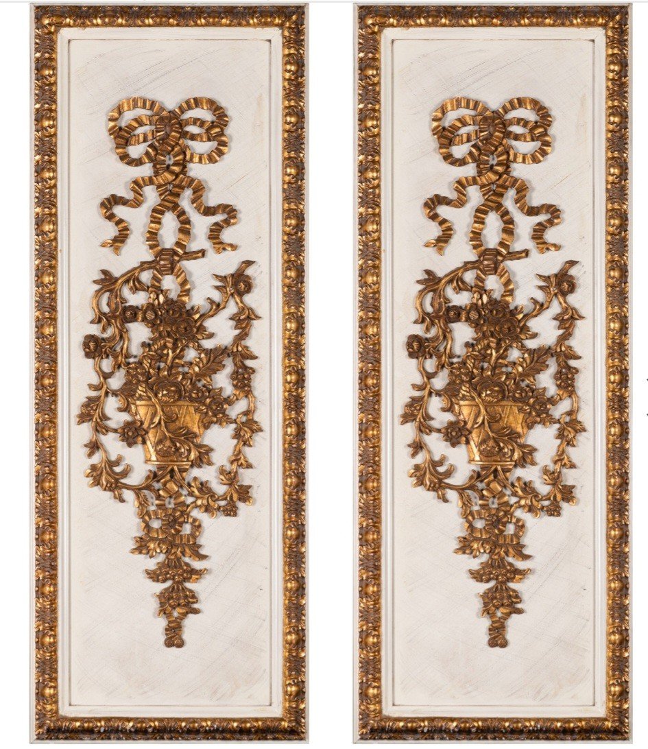 Paire De Boiseries En Bois Laqué  Et Dorure , Style Louis XV