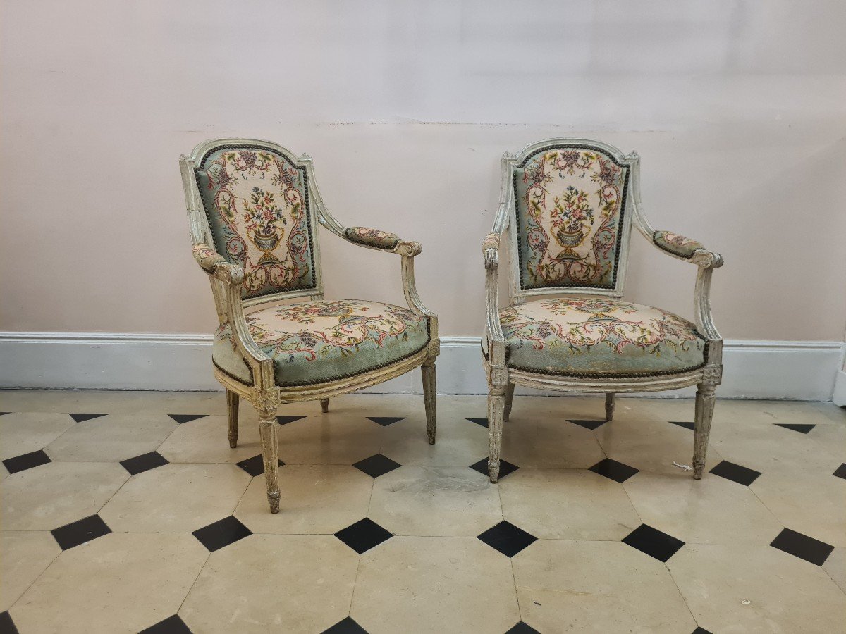 Paire De Fauteuils époque Louis XVI.