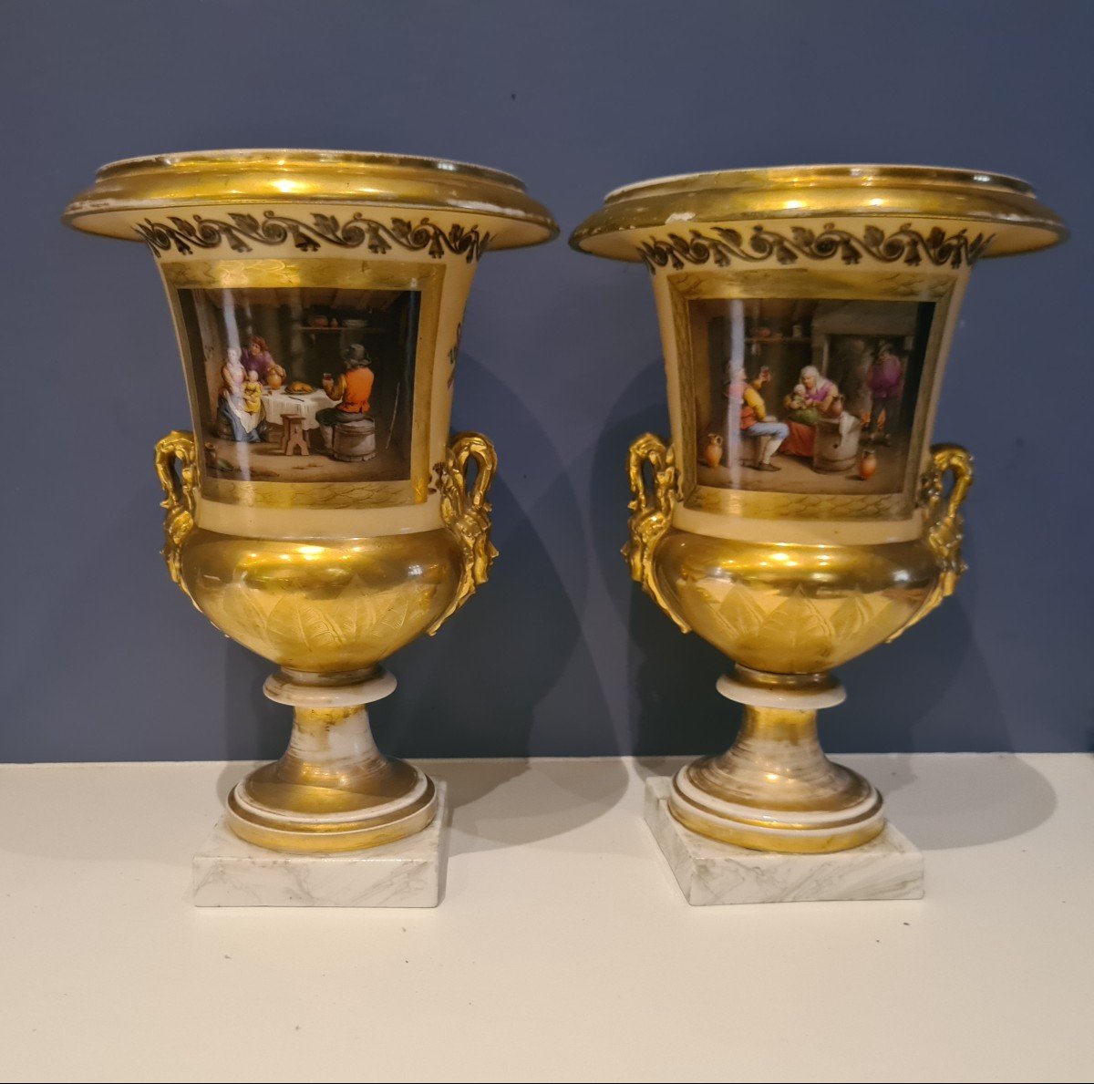 Paire De Vases Médicis En Porcelaine - 1er Tiers Du XIXème 