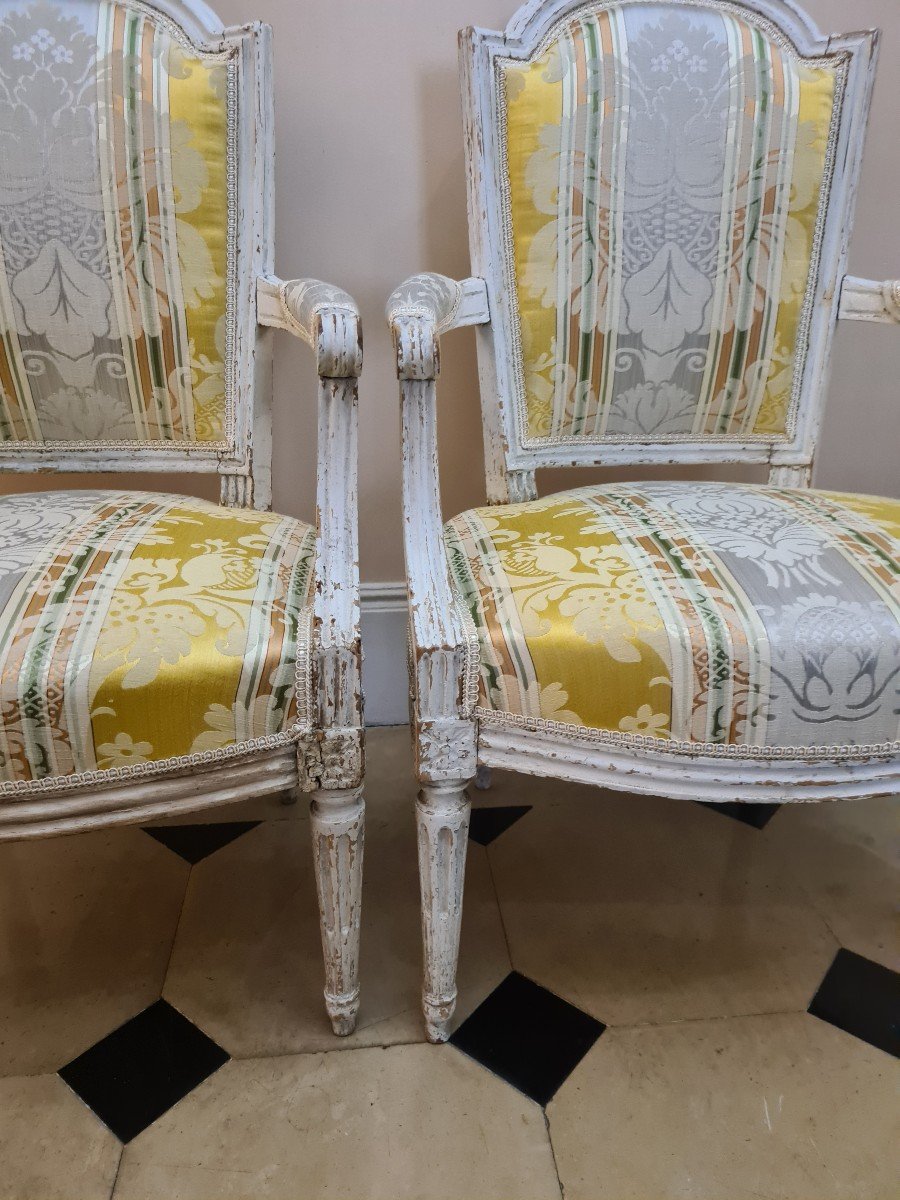 Paire De Fauteuils époque Louis XVI En Bois Laqué Vers 1785. -photo-2