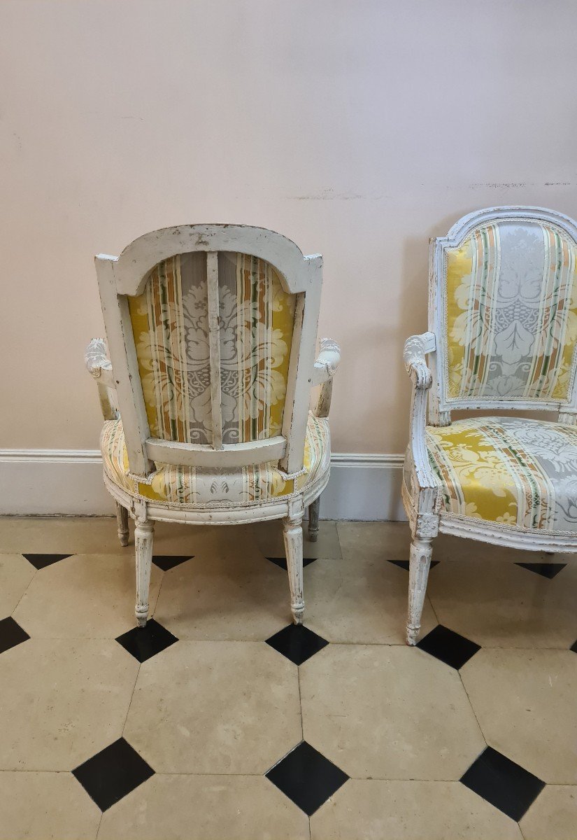 Paire De Fauteuils époque Louis XVI En Bois Laqué Vers 1785. -photo-4