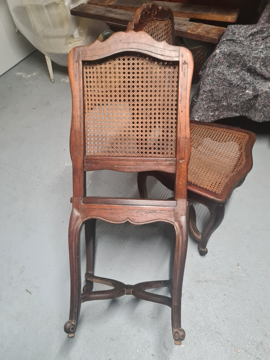 Paire De Chaises En Bois Ciré Et Sculpté ; Début De l'époque Louis XV -photo-2