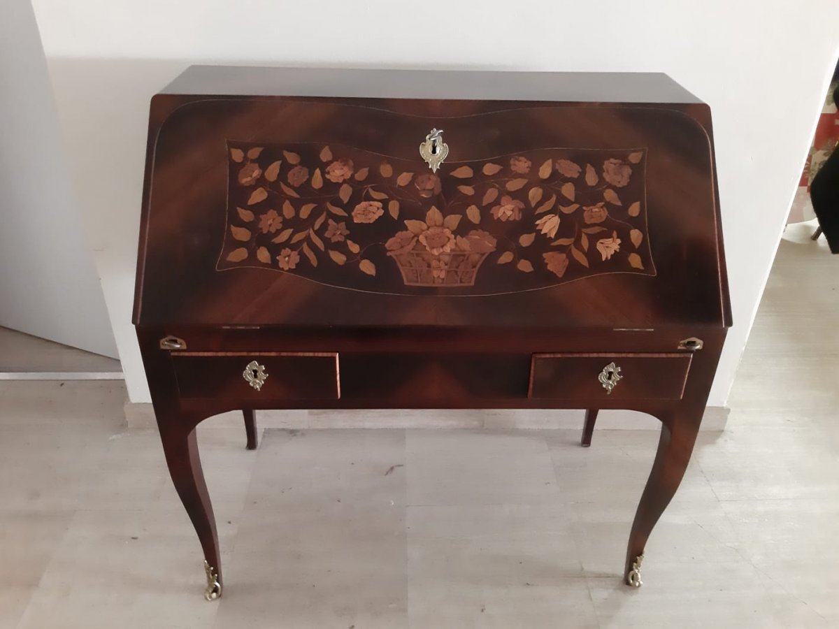 Bureau De Pente En Placage De Palissandre Epoque Louis XV , Vers 1765.