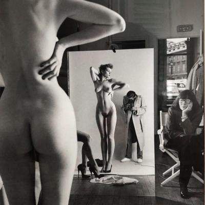 Photo iconique, Helmut Newton, Tirage Vintage , « Autoportrait Avec épouse  June Et Mannequins » , Paris,1981