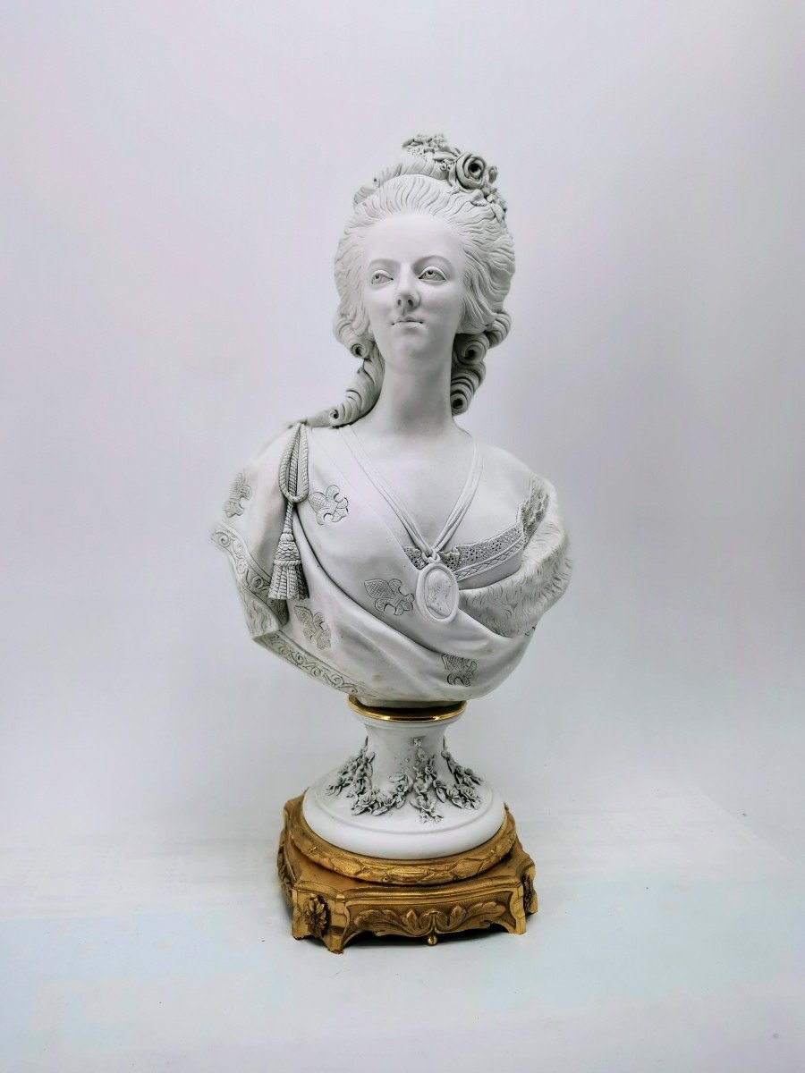 Sculpture Porcelaine - Buste de Marie Antoinette en Biscuit - XIX ème-photo-7