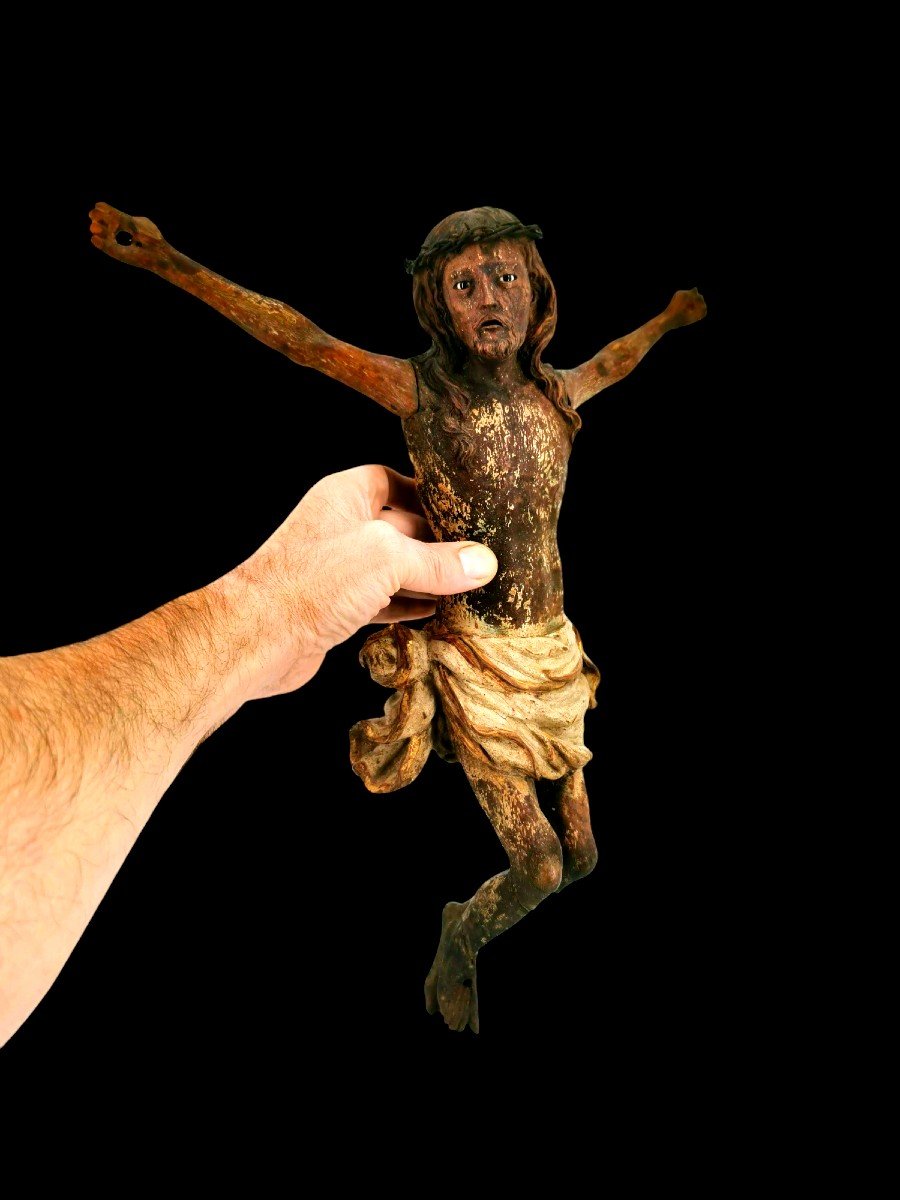 Sculpture Christ En Bois - Noyer Polychrome Et Doré - Oeuvre XVI ème Siècle