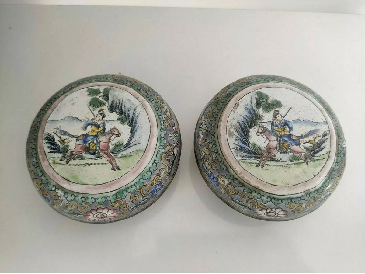 2 Petits Vases Cloisonnés  Porcelaine Chinoise Bleu Et Blanche 