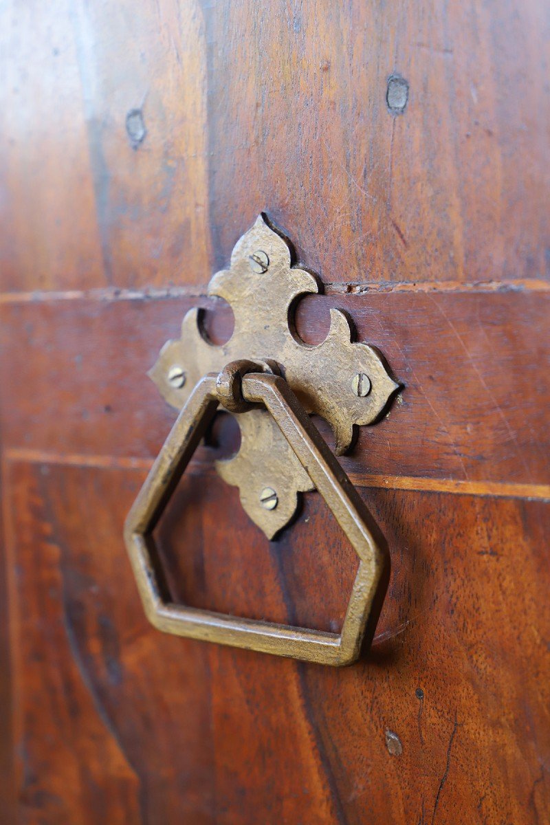 17th Century Walnut Veneer Cabinet-photo-2