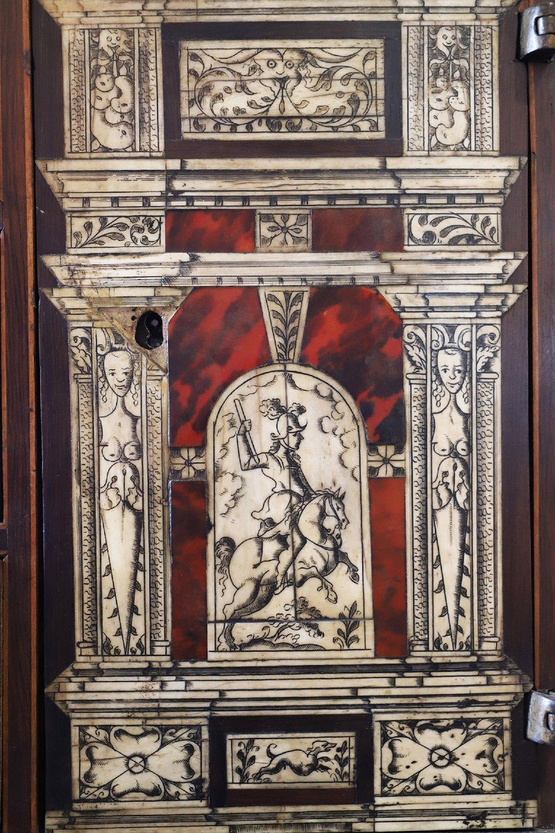 17th Century Walnut Veneer Cabinet-photo-2