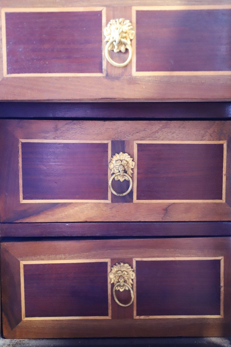 17th Century Walnut Veneer Cabinet-photo-5