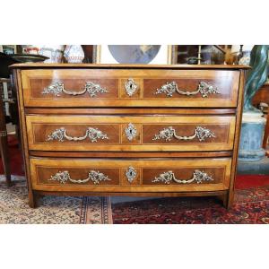 18th Century Chest Of Drawers