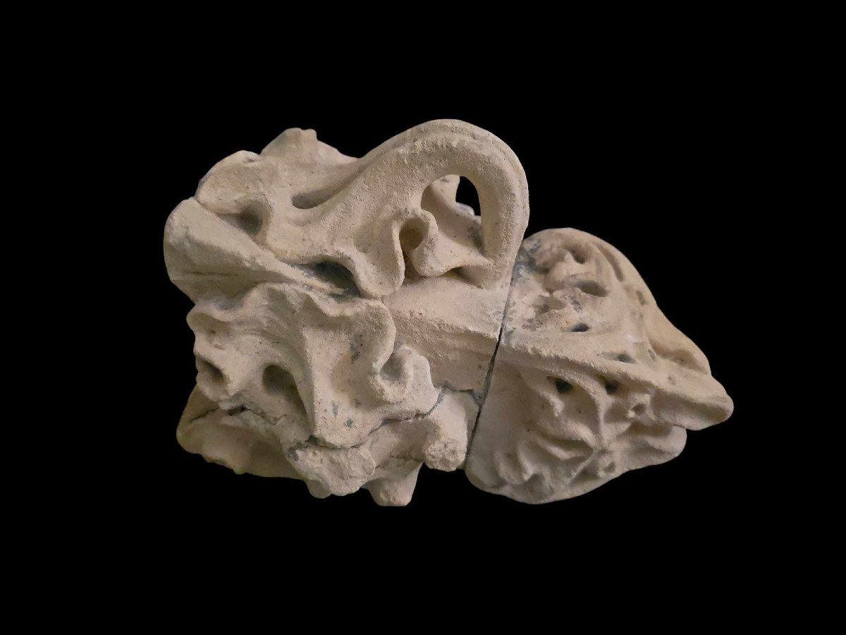 Gothic Lamp Base - Limestone - Burgundy Circa 1300 -photo-4