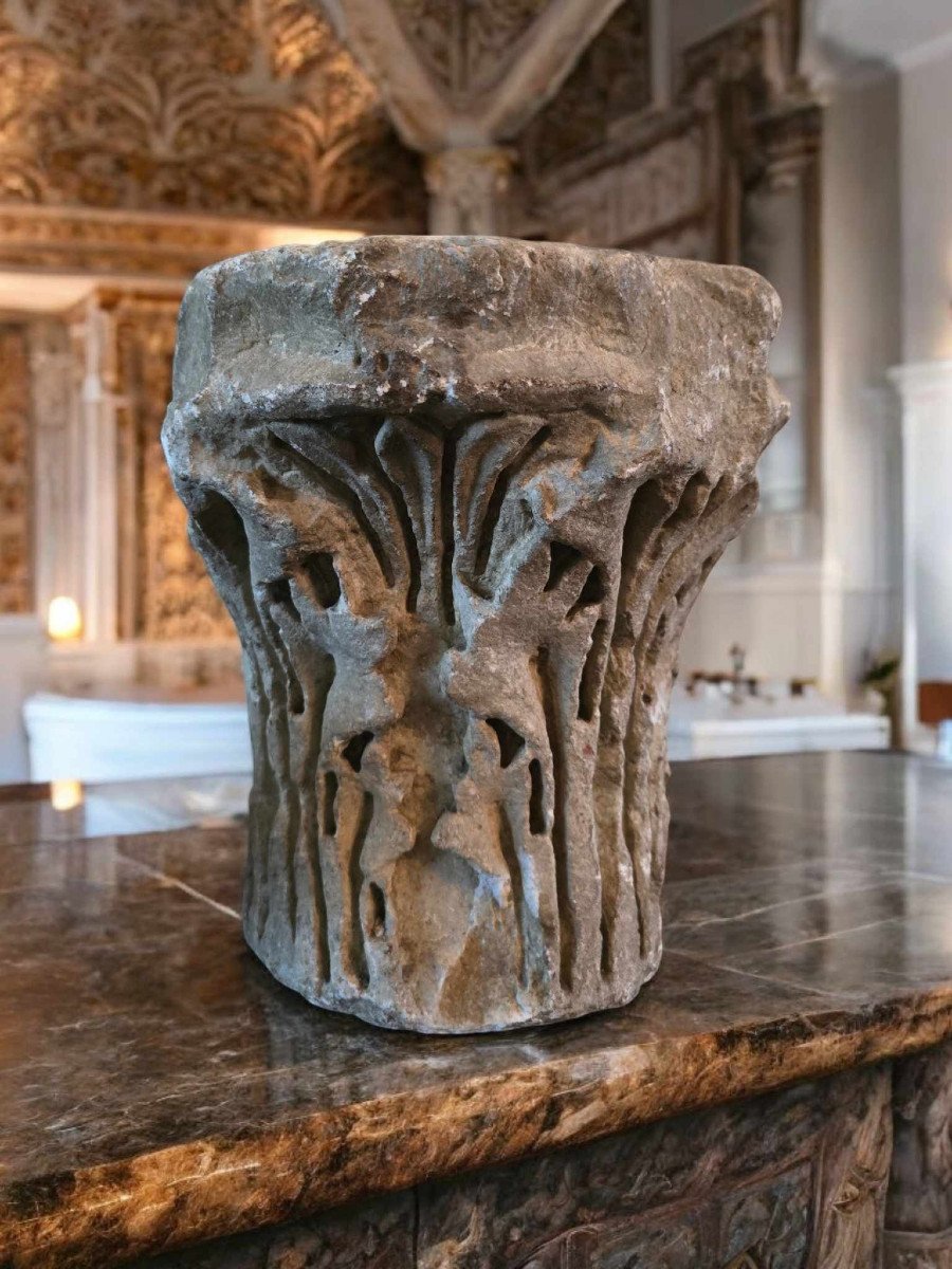 Byzantine Capital - Marble - 8th Or 9th Century