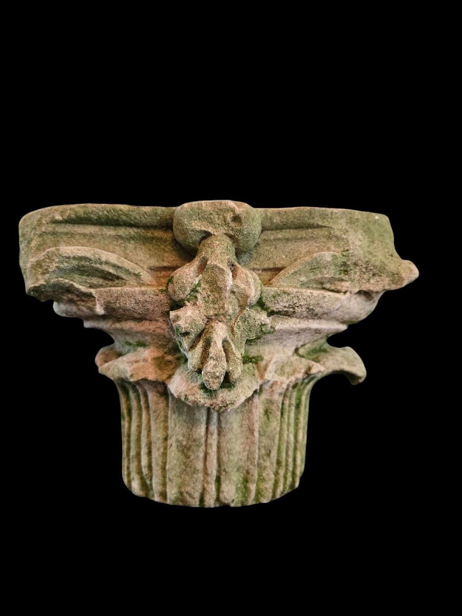 Limestone Capital - 16th Century-photo-2