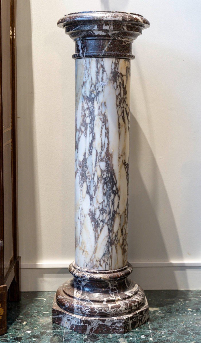 19th Century Marble Column With Rotating Top.