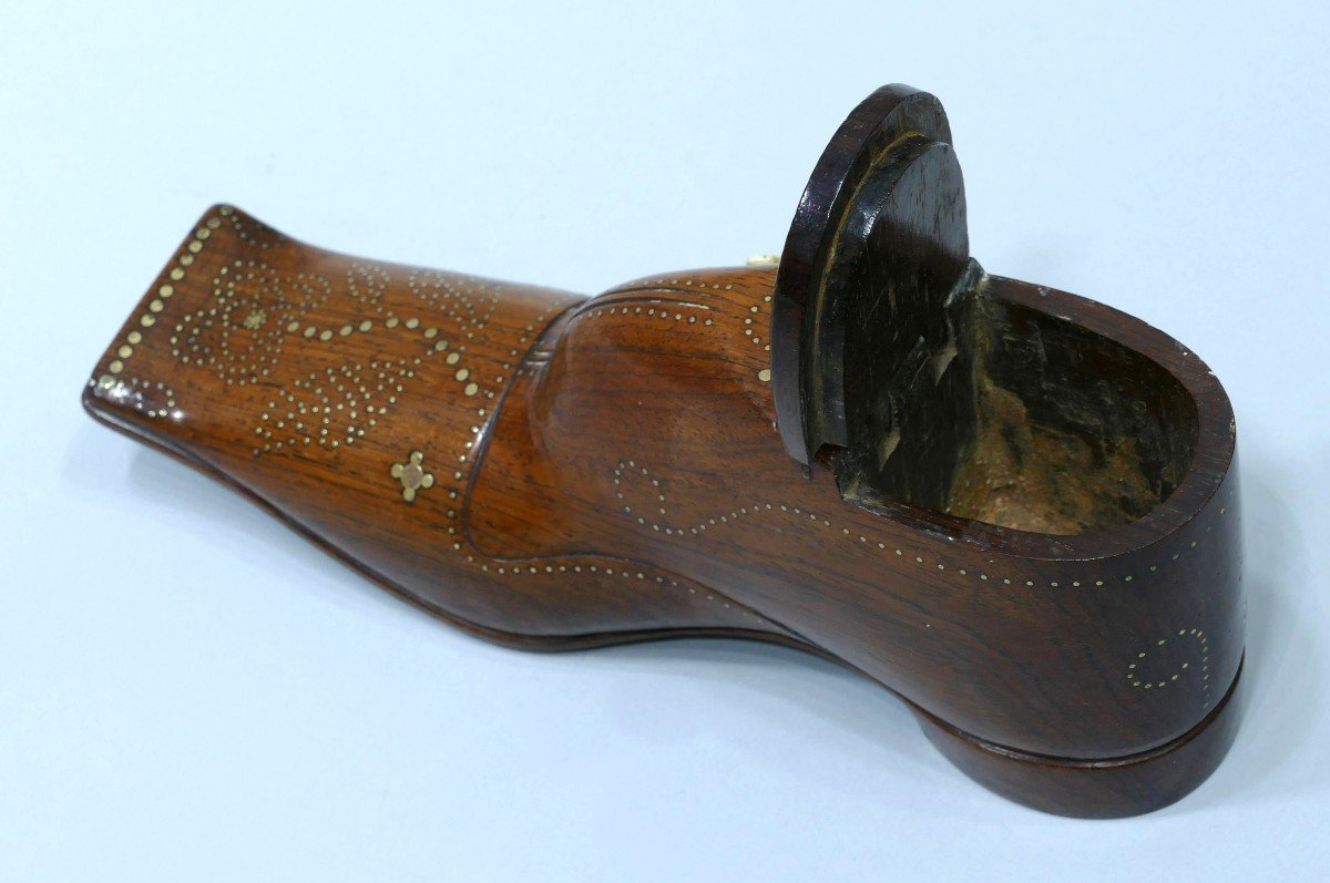 Large Wooden Table Snuff Bottle In The Shape Of A Shoe Datable Around 1782 (royal George)-photo-2