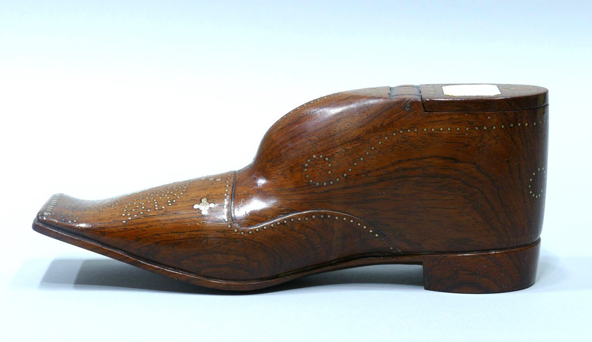 Large Wooden Table Snuff Bottle In The Shape Of A Shoe Datable Around 1782 (royal George)-photo-3