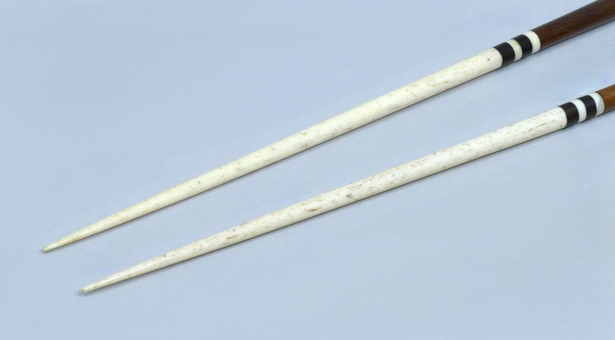 Pair Of Whalebone And Baleen Knitting Needles Dated To The 19th Century-photo-3