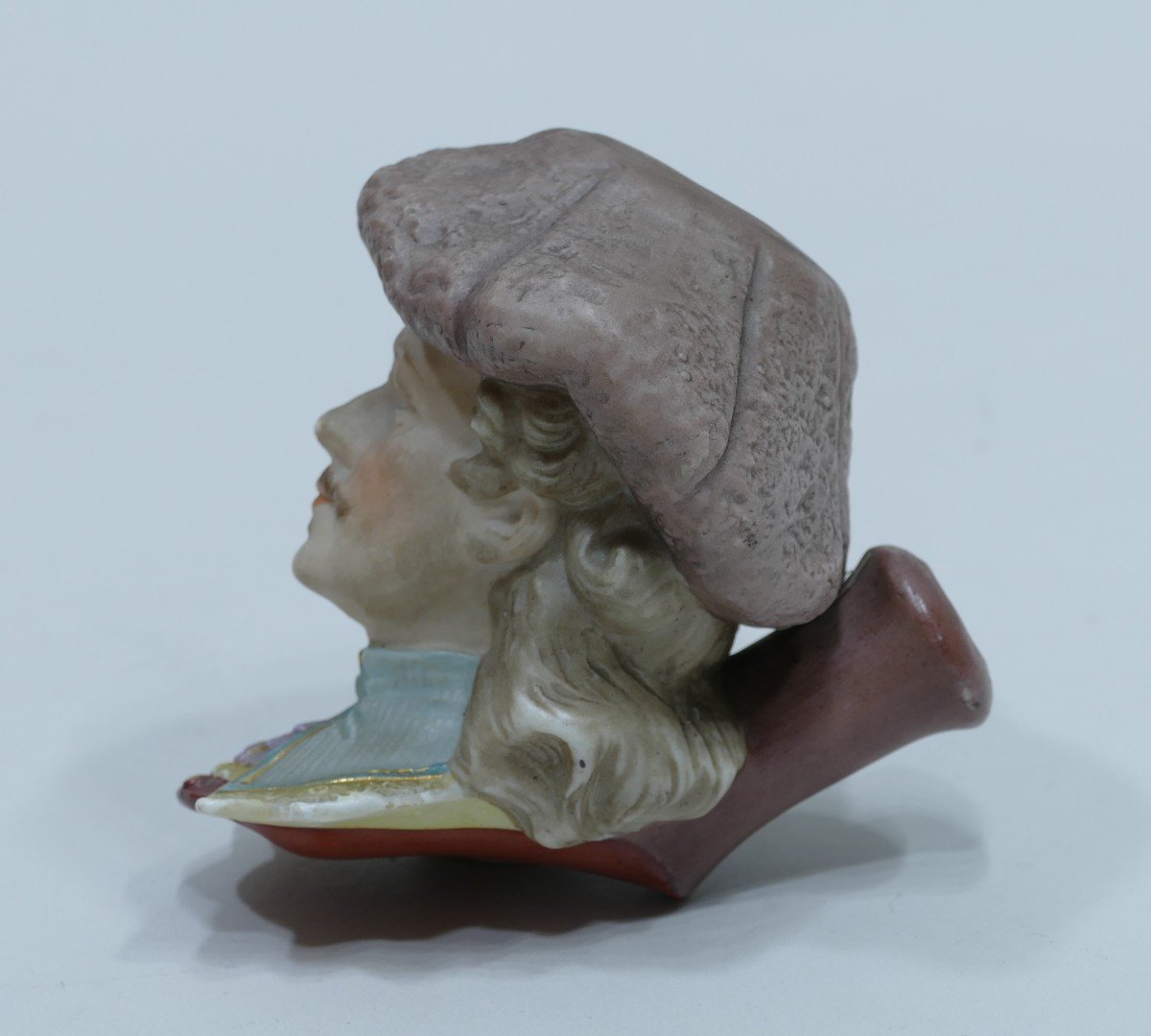 Polychrome Biscuit Pipe Representing A Musketeer-photo-2