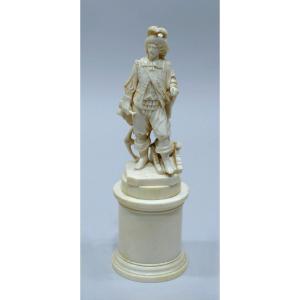 Statuette En Ivoire Du 19ème Siècle Représentant le Capitaine dieppois Abraham Duquesne