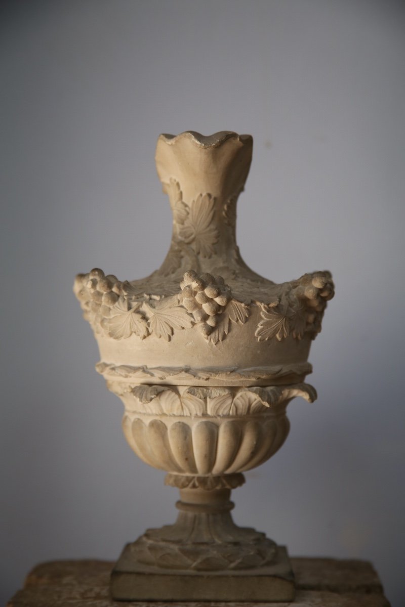 Finely Carved Limestone Ewer Decorated With Vine Branches, 19th Century-photo-4