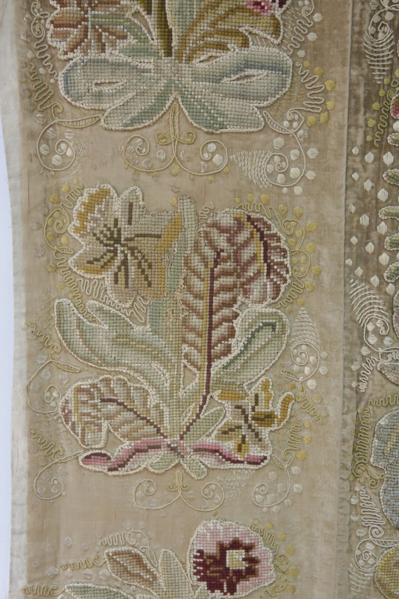  Lés textiles tapisserie et broderies sur velours de soie, XVIIIè-photo-6