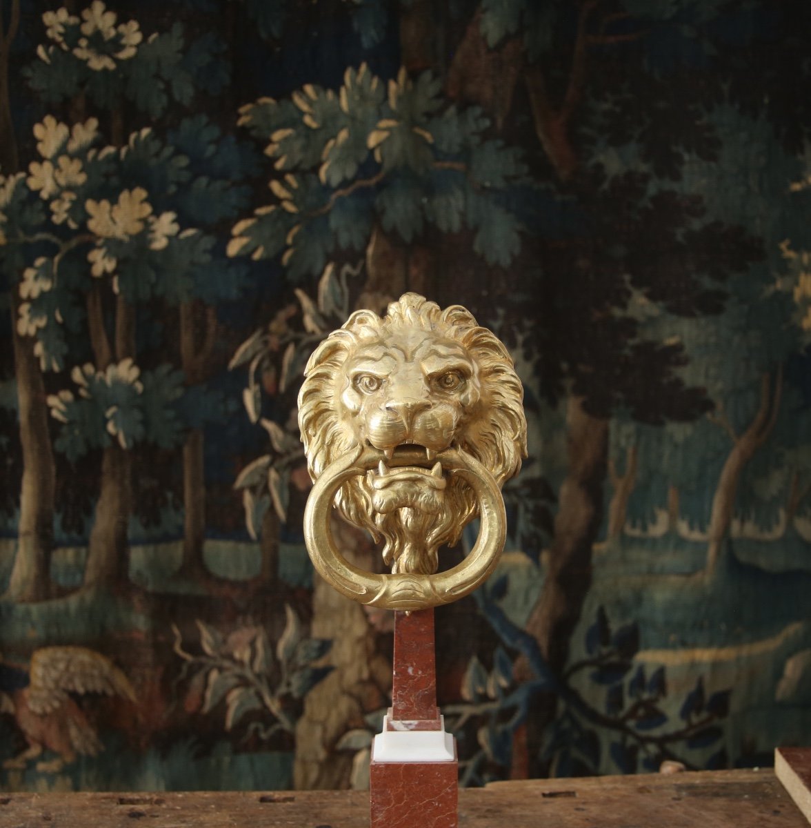 Heurtoir En Bronze Doré à Tête De Lion, Travail Du XXes.