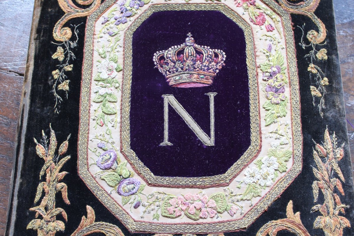 Wallet With Embroidery And Napoleon III Monogram-photo-2